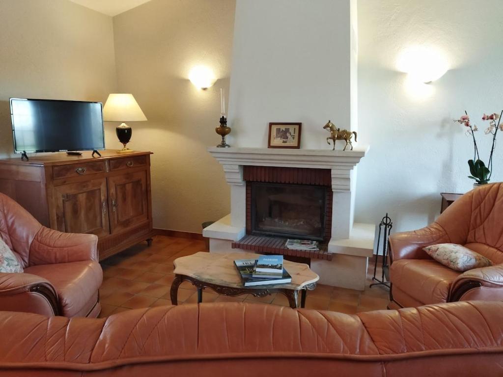Maison De Campagne Au Coeur D'Un Elevage De Poneys Connemara Le Landreau Extérieur photo
